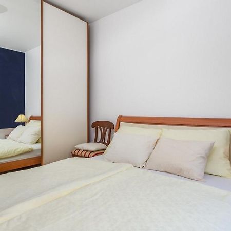 Rona Apartment Smokva 3 Опатия Экстерьер фото